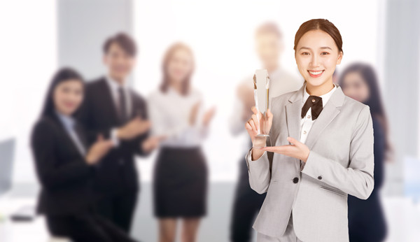 深入了解行業(yè)趨勢，優(yōu)化企業(yè)戰(zhàn)略決策