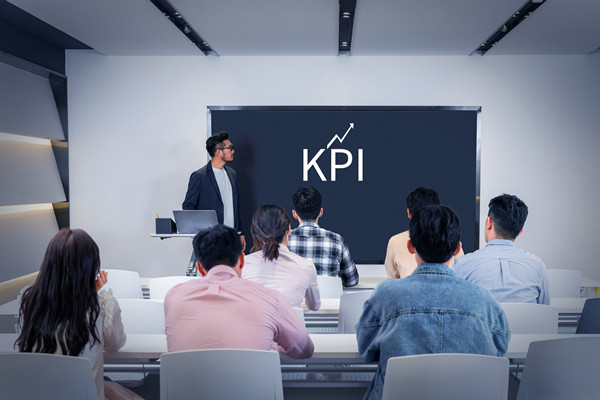 薪酬調整策略：依據(jù)市場變化，靈活調整薪酬體系