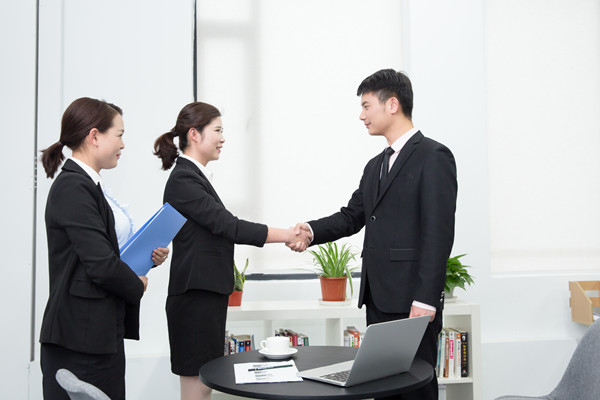 績效溝通：及時(shí)反饋，解決績效問題