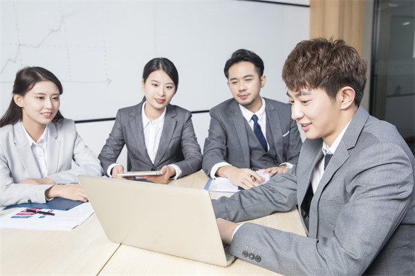 薪酬與員工發(fā)展：促進(jìn)員工成長(zhǎng)，提高工作動(dòng)力