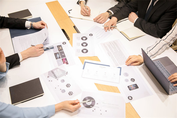 市場(chǎng)調(diào)研：深入了解市場(chǎng)，制定有效營銷策略