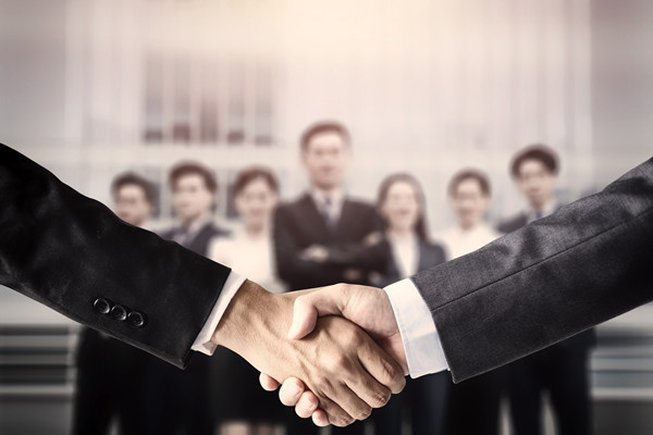 靈活應(yīng)對(duì)市場(chǎng)變化，調(diào)整經(jīng)營(yíng)計(jì)劃，確保企業(yè)持續(xù)發(fā)展