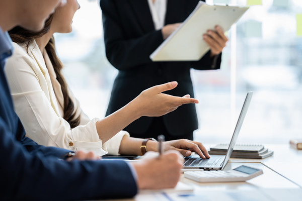 引領(lǐng)行業(yè)未來(lái)趨勢(shì)，打造集團(tuán)管控的智能化創(chuàng)新標(biāo)桿