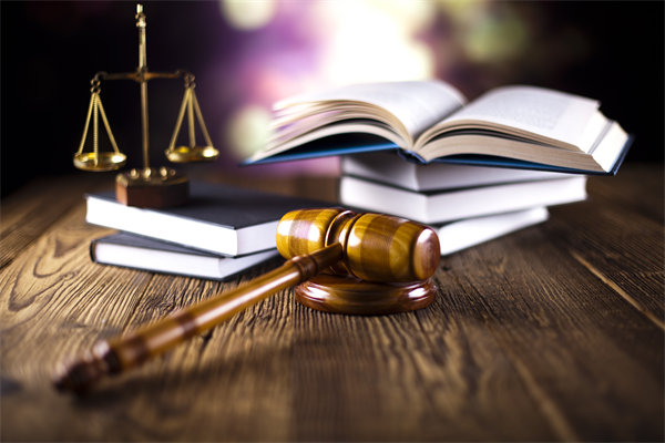 結(jié)合實(shí)際，談?wù)勂髽I(yè)在戰(zhàn)略薪酬設(shè)計(jì)時要注意哪些問題？