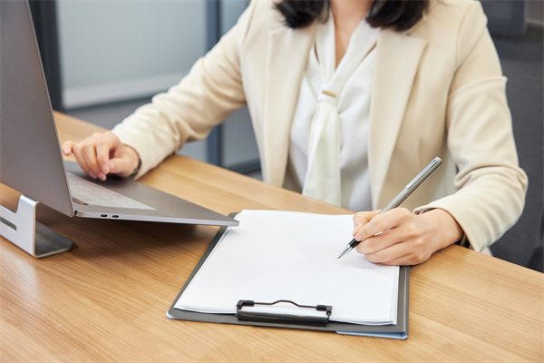 企業(yè)的發(fā)展戰(zhàn)略不僅僅是老板一個(gè)人的問(wèn)題，還有誰(shuí)？