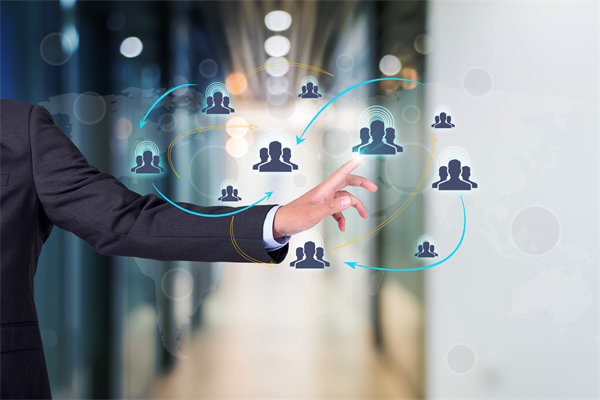 企業(yè)的戰(zhàn)略是精心設(shè)計的，還是臨機(jī)應(yīng)變的？