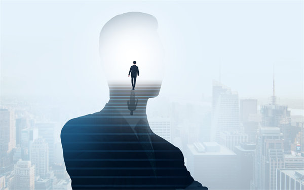 模擬經(jīng)營(yíng)，發(fā)現(xiàn)企業(yè)不足，制定適合企業(yè)的戰(zhàn)略規(guī)劃