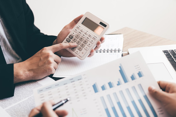 預(yù)算管理中的風(fēng)險(xiǎn)評(píng)估與應(yīng)對(duì)策略有哪些？