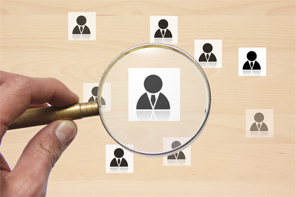 集團(tuán)人才戰(zhàn)略：如何促進(jìn)內(nèi)部流動(dòng)與外部吸引？