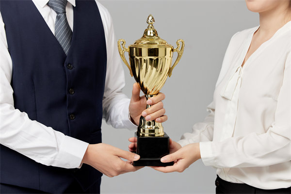 如何有效招聘并留住頂尖人才，提升團(tuán)隊(duì)競(jìng)爭(zhēng)力？