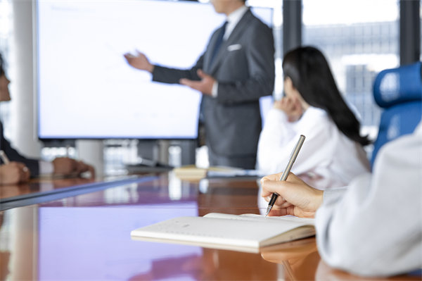 集團(tuán)內(nèi)部溝通機(jī)制如何優(yōu)化，促進(jìn)信息暢通？