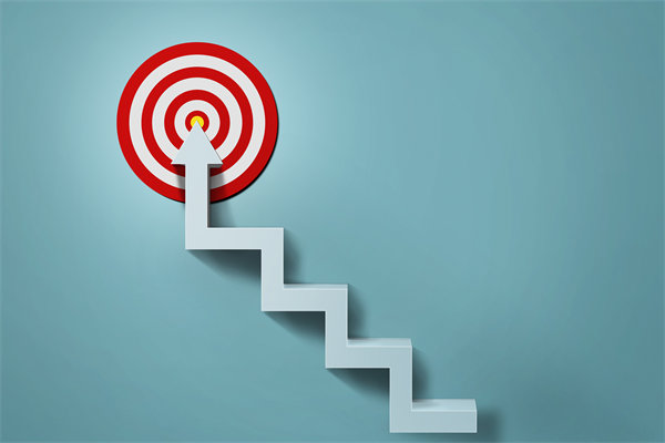 如何平衡員工個(gè)人績(jī)效與企業(yè)整體目標(biāo)，實(shí)現(xiàn)雙贏？