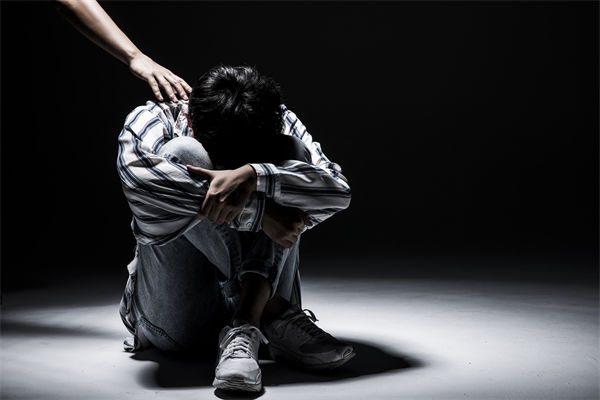 女子漏接電話被市監(jiān)所工作人員辱罵，人力資源管理有何感悟？