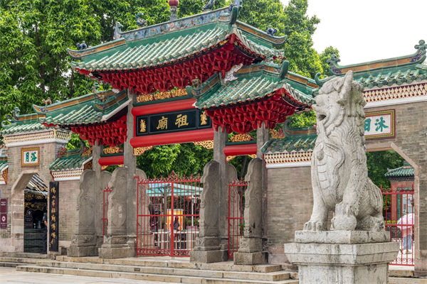 佛山戰(zhàn)略咨詢公司如何為企業(yè)定制長遠戰(zhàn)略規(guī)劃？