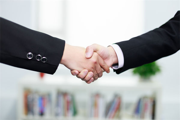 如何通過人力資源管理提升企業(yè)核心競(jìng)爭(zhēng)力？