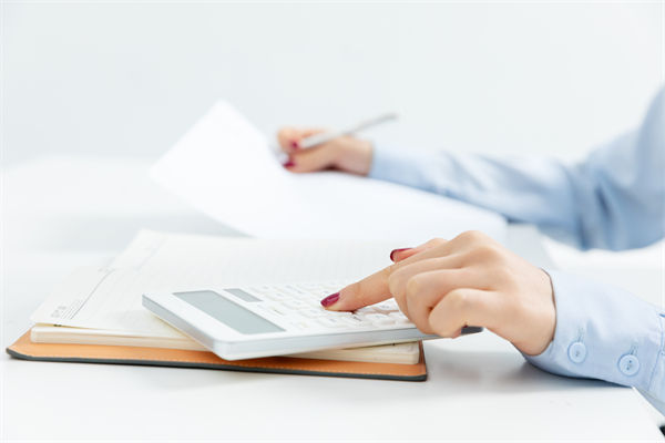 薪酬結(jié)構(gòu)如何設(shè)計(jì)才能最大化激勵(lì)員工積極性？