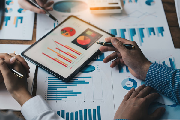 面對多元化業(yè)務，集團如何精準制定管控體系與策略？