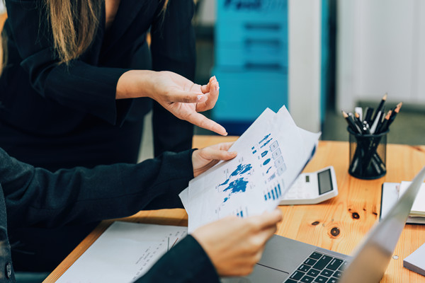 預算編制時，如何確保數(shù)據(jù)真實，避免信息失真問題？