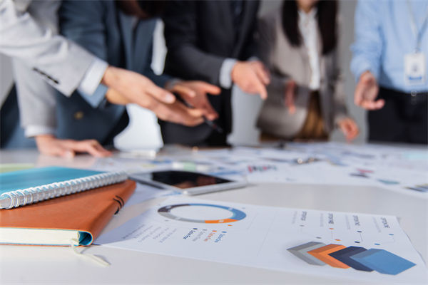 績(jī)效溝通形同虛設(shè)，績(jī)效咨詢(xún)?nèi)绾未罱ㄌ拐\(chéng)交流橋梁？