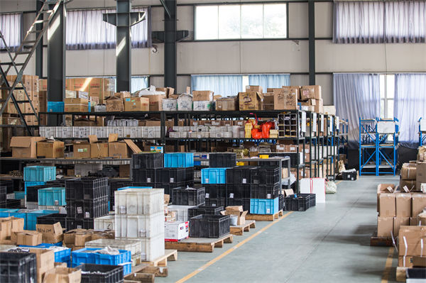 車間布局混亂不堪，精益生產(chǎn)巧妙規(guī)劃讓效率直線飆升