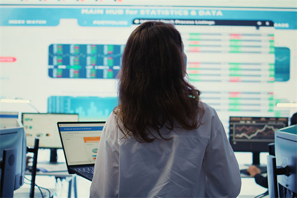 計(jì)劃與市場(chǎng)脫節(jié)，業(yè)績(jī)慘淡，怎樣制定契合市場(chǎng)的計(jì)劃？