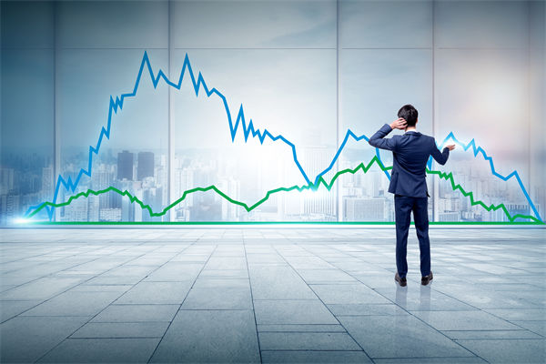 員工績效不佳，是應(yīng)該立即解雇還是給予改進(jìn)機(jī)會？