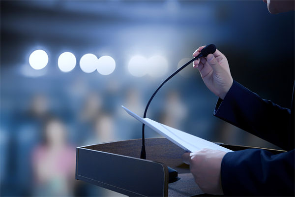 大降對(duì)華關(guān)稅，特朗普為何轉(zhuǎn)彎？制造業(yè)怎么看？