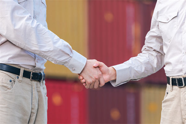 美線貨運訂艙就像“搶票”，制造業(yè)有什么看法？