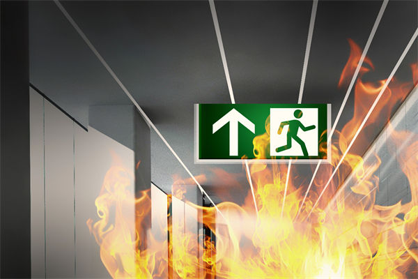 山東化工廠爆炸后樓房?jī)H?？蚣?，對(duì)制造業(yè)有何啟示？