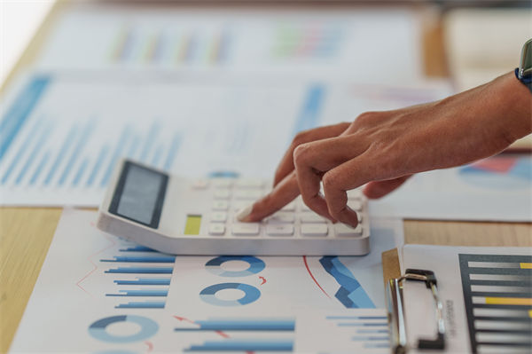 執(zhí)行與預(yù)算嚴(yán)重脫節(jié)，企業(yè)如何構(gòu)建動(dòng)態(tài)監(jiān)控與調(diào)整機(jī)制？