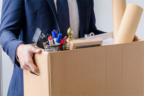 薪酬對標市場卻留不住骨干，長期機制如何設計？