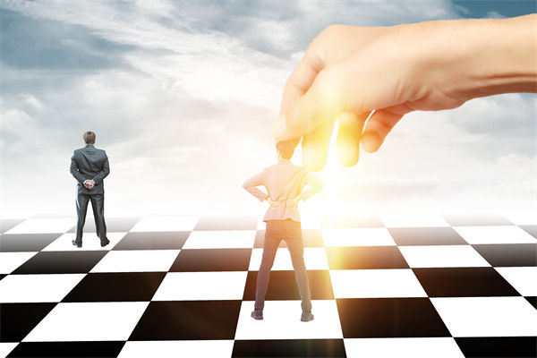 把頂層設(shè)計(jì)和問計(jì)于民統(tǒng)一起來，對企業(yè)戰(zhàn)略的啟示