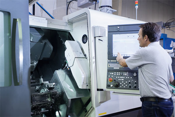 精益管理在提升產(chǎn)品質(zhì)量方面有哪些具體策略和方法？