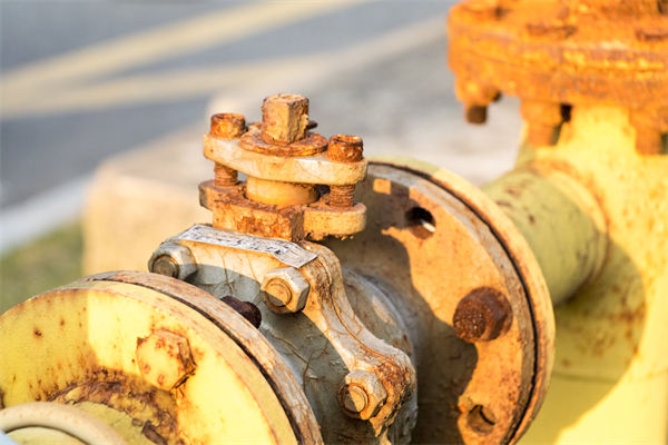 設備老化嚴重影響產能，制造業(yè)怎樣合理規(guī)劃設備更新？