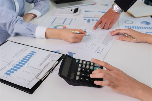 文化口號貼滿墻，企業(yè)文化如何真正走進員工心里？