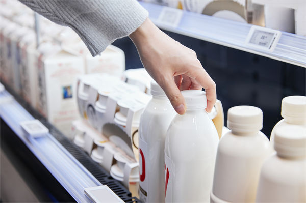 常溫純牛奶中禁止添加復原乳，集成供應鏈怎么看？