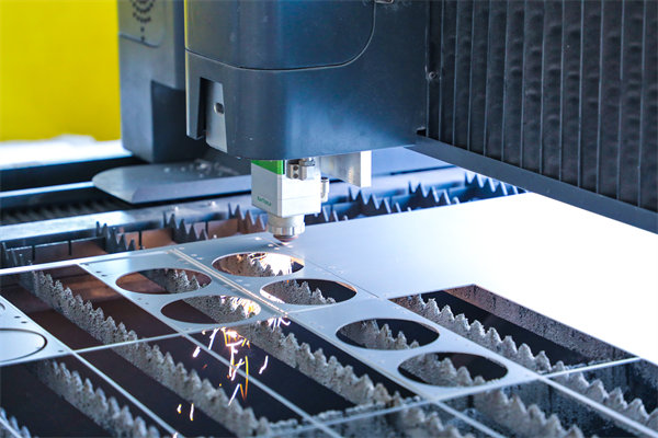 制造業(yè)管理咨詢公司，如何幫助企業(yè)應(yīng)對市場波動？